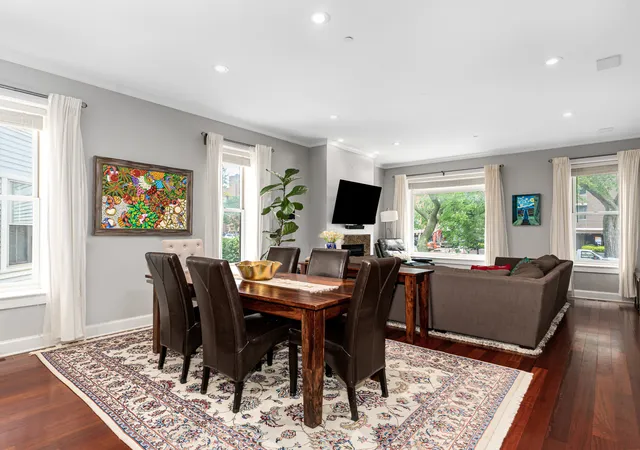 Listing Photo 4 - Condo for sale in building located at 1112 Church St, Evanston, IL 60201 - Unit #1W