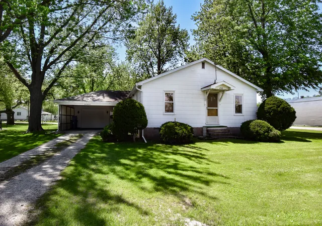Homes for sale in Odell, IL | 200 E George St, Odell, IL 60460 | MLS# 12674486