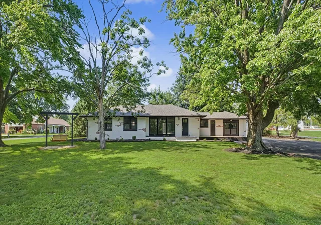 1st image of 302 W Main St, Mahomet, IL 61853 | MLS# 12674513