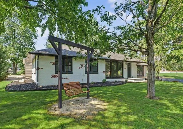 Photo 2 of Sale Pending at 302 W Main St, Mahomet, IL 61853 | MLS# 12674513 | Listing updated on 2026-07-31