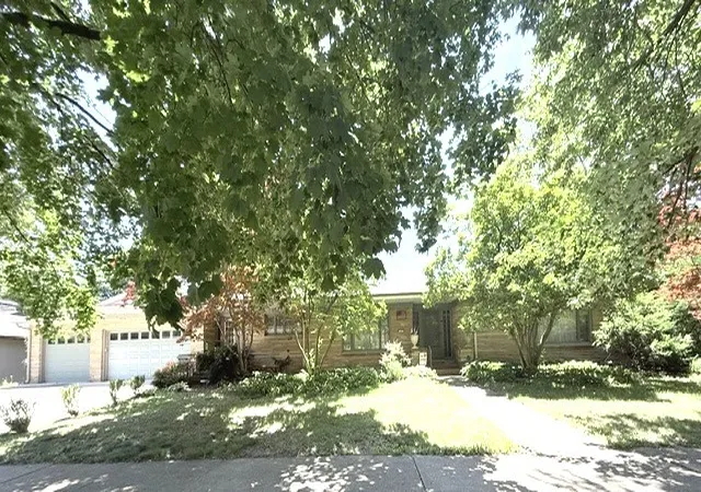 Photo 2 of Single family home for sale at 809 W Delaware Ave, Urbana, IL 61801 | MLS# 12674522 | Listing updated on 2026-08-10