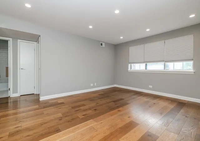 Homes for sale in Chicago, IL | 3938 W 104Th St, Chicago, IL 60655