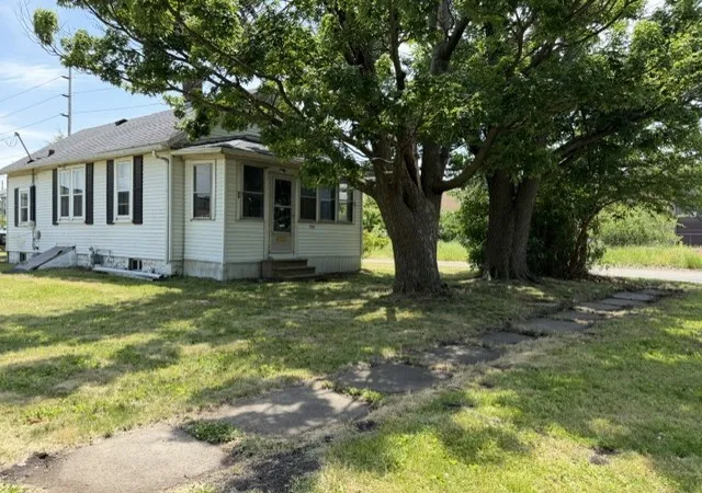 Homes for sale in East Moline, IL | 924 21st St, East Moline, IL 61244 | MLS# 12674548