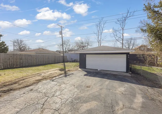 21st image of 1918 S 9th Ave, Maywood, IL 60153 | MLS# 12674581