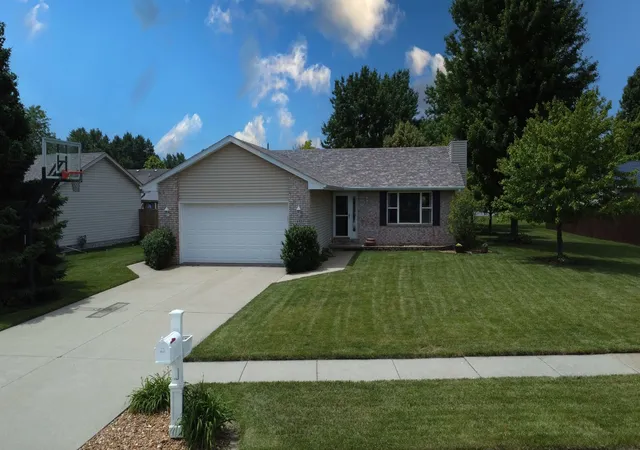 Homes for sale in Bourbonnais, IL | 695 Cherokee Dr, Bourbonnais, IL 60914 | MLS# 12674590