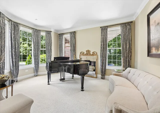 5th image of 616 Driftwood Ct, Naperville, IL 60540 | MLS# 12674606
