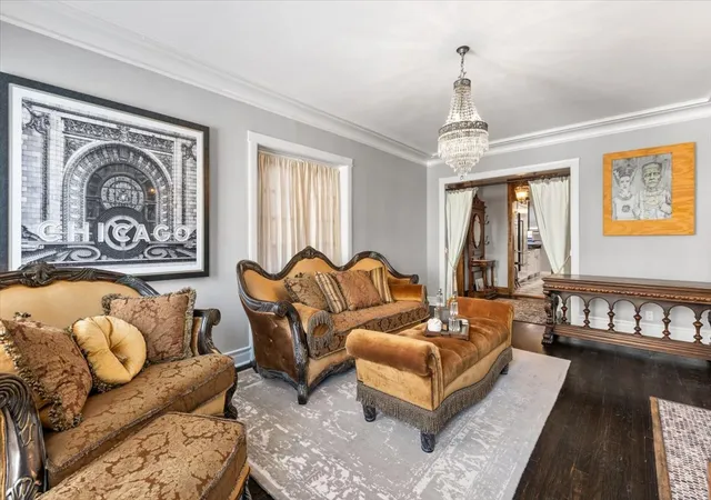 Photo 3 of Townhouse for sale at 609 W Addison St #2, Chicago, IL 60613 | MLS# 12674651 | Listing updated on 2026-09-07