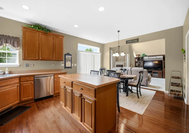 Photo 2 of Single family home for sale at 442 Winterberry Dr, Yorkville, IL 60560 | MLS# 12674674 | Listing updated on 2026-09-01