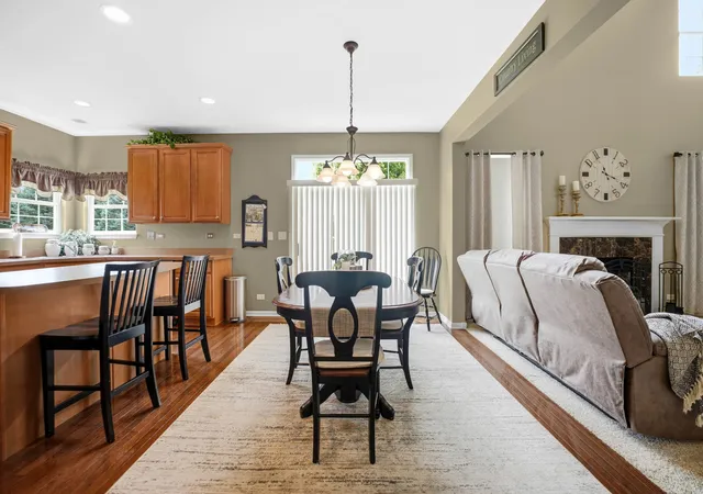 Photo 4 of Single family home for sale at 442 Winterberry Dr, Yorkville, IL 60560 | MLS# 12674674 | Listing updated on 2026-09-01