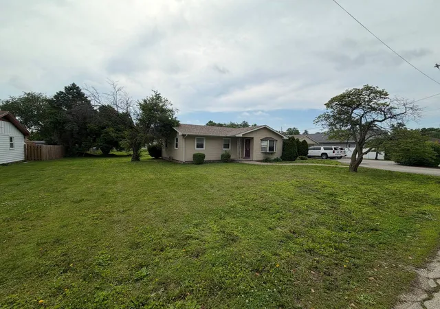 Photo 3 of Single family home for sale at 111 Orchard St, Catlin, IL 61817 | MLS# 12674693 | Listing updated on 2026-09-07