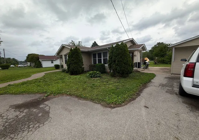 Photo 4 of Single family home for sale at 111 Orchard St, Catlin, IL 61817 | MLS# 12674693 | Listing updated on 2026-09-07