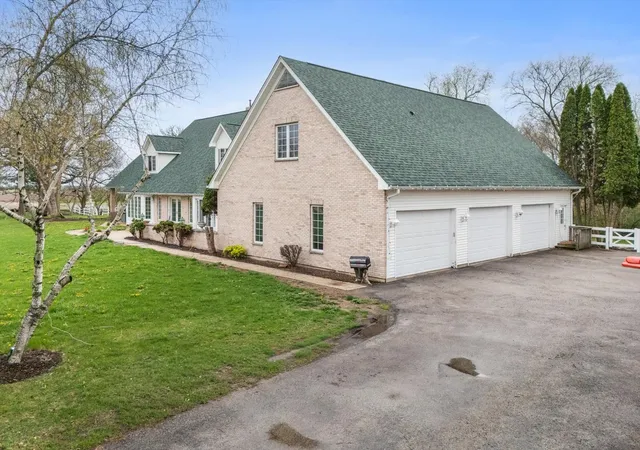 Photo 3 of Single family home for sale at 1575 Creek Rd, Plano, IL 60545 | MLS# 12674697 | Listing updated on 2026-09-14