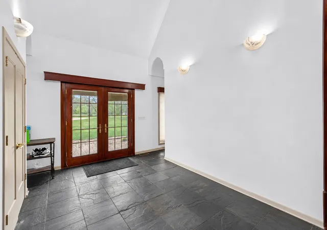 Photo 4 of Single family home for sale at 1575 Creek Rd, Plano, IL 60545 | MLS# 12674697 | Listing updated on 2026-09-14