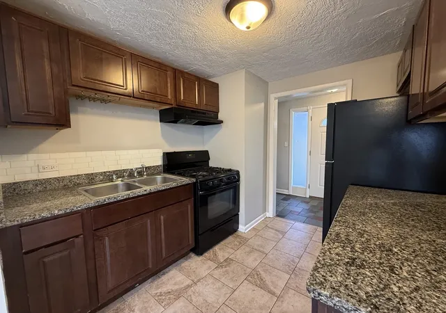5th image of 15530 University Ave, Dolton, IL 60419 | MLS# 12674736