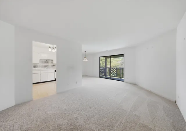 Photo 4 of Condo for sale at 1720 Lakecliffe Dr #4305-C, Wheaton, IL 60189 | MLS# 12674757 | Listing updated on 2026-08-17