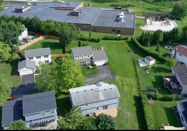 32nd image of 342 Country Ln, Algonquin, IL 60102 | MLS# 12674814