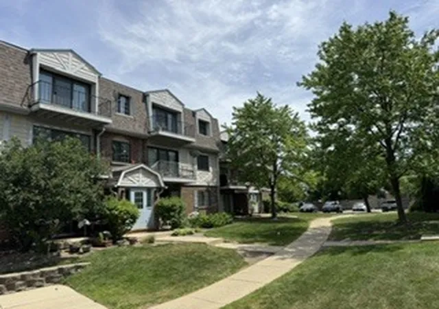 Homes for sale in Northbrook, IL | 3250 Sanders Rd, Northbrook, IL 60062