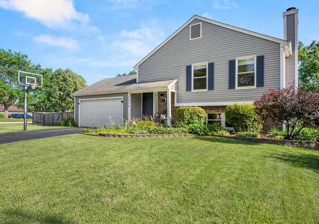 Homes for sale in Geneva, IL | 1334 Hill Rd, Geneva, IL 60134 | MLS# 12674868