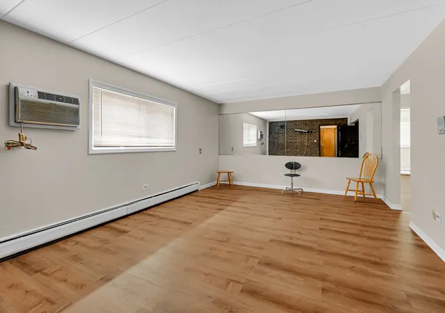 4th image of 228 E Bailey Rd, Naperville, IL 60565