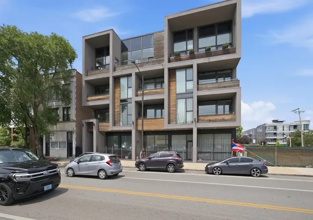 3rd image of 2424 W Chicago Ave, Chicago, IL 60622