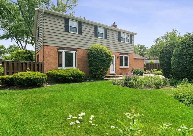 Homes for sale in Palatine, IL | 572 E Monterey Rd, Palatine, IL 60074 | MLS# 12674929