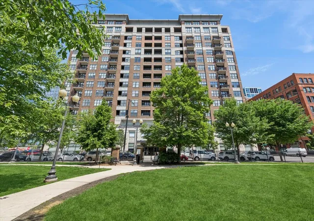 Homes for sale in Chicago, IL | 849 N Franklin St #1121, Chicago, IL 60610 | MLS# 12674931