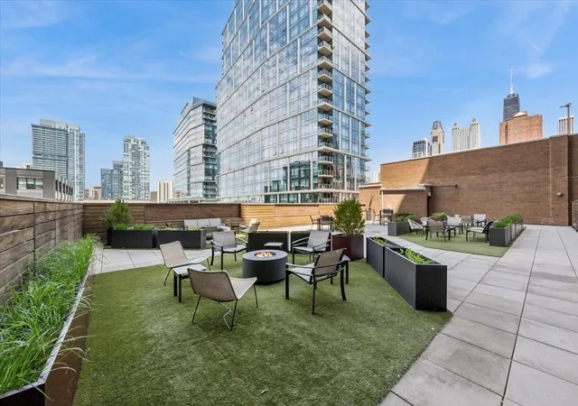 Homes for sale in Chicago, IL | 849 N Franklin Street, Chicago, IL 60610 | Houzeo