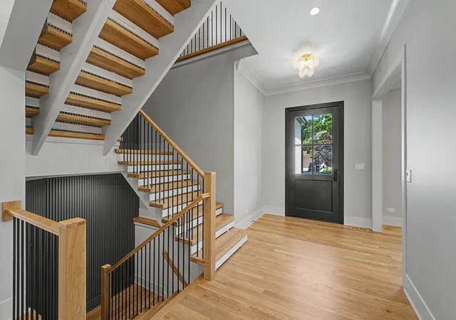 Photo 3 of Single family home for sale at 837 S Kearsage Ave, Elmhurst, IL 60126 | MLS# 12674980 | Listing updated on 2026-06-17