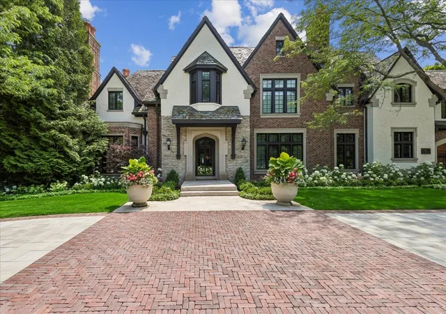 Single family home for sale at 86 Prospect Ave, Highland Park, IL 60035 | MLS# 12675023