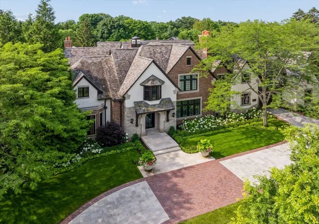 Photo 1 of Single family home for sale at 86 Prospect Ave, Highland Park, IL 60035 | MLS# 12675023 | Listing updated on 2026-10-03