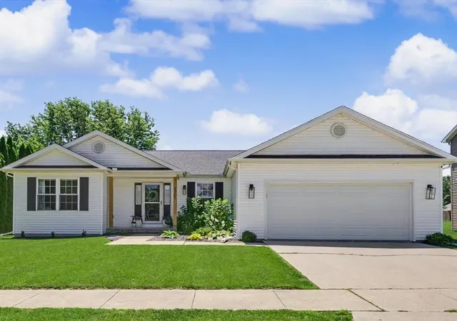 Homes for sale in Urbana, IL | 2207 E Michigan Ave, Urbana, IL 61802 | MLS# 12675025