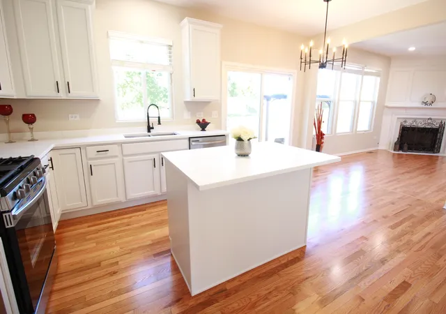 4th image of 4 Catalpa Ct, Bolingbrook, IL 60490 | MLS# 12675048