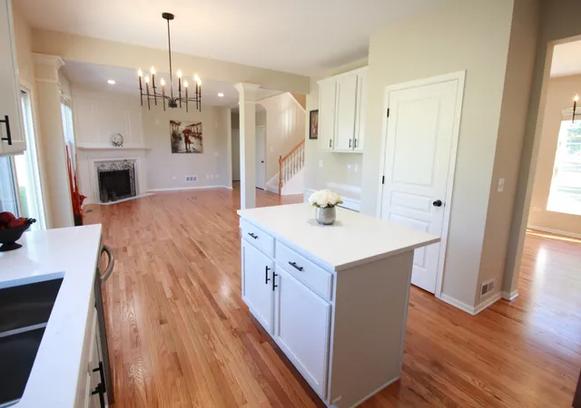 5th image of 4 Catalpa Ct, Bolingbrook, IL 60490 | MLS# 12675048