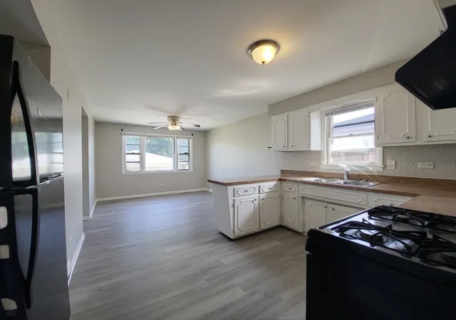 4th image of 383 Calhoun Ave, Calumet City, IL 60409 | MLS# 12675062
