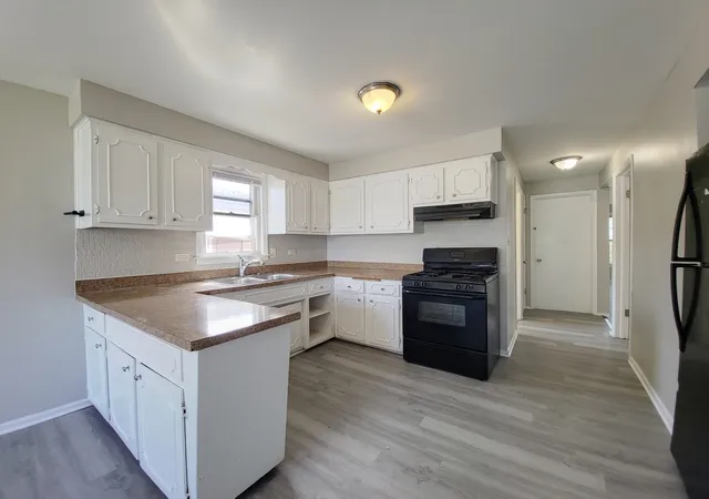 5th image of 383 Calhoun Ave, Calumet City, IL 60409 | MLS# 12675062