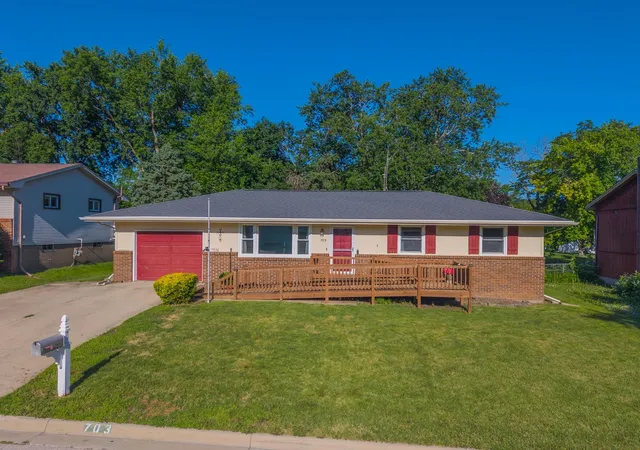 Homes for sale in Normal, IL | 703 Lara Rd, Normal, IL 61761 | MLS# 12675093