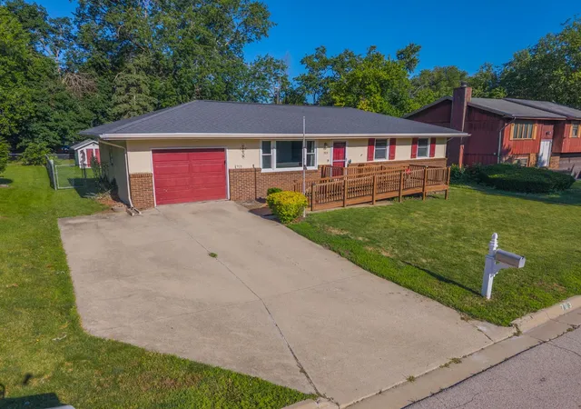 Homes for sale in Normal, IL | 703 Lara Rd, Normal, IL 61761 | MLS# 12675093
