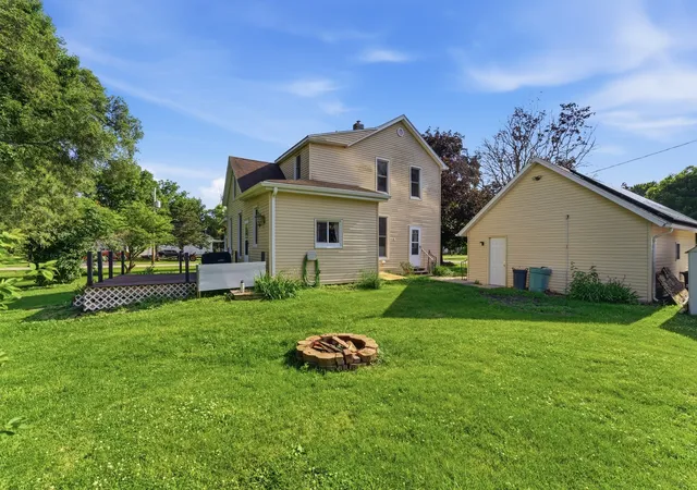 Homes for sale in Aledo, IL | 503 Ne 3Rd St, Aledo, IL 61231 | MLS# 12675111