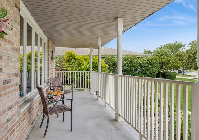 2nd image of 8007 Alexandria Dr, Tinley Park, IL 60477 | MLS# 12675152