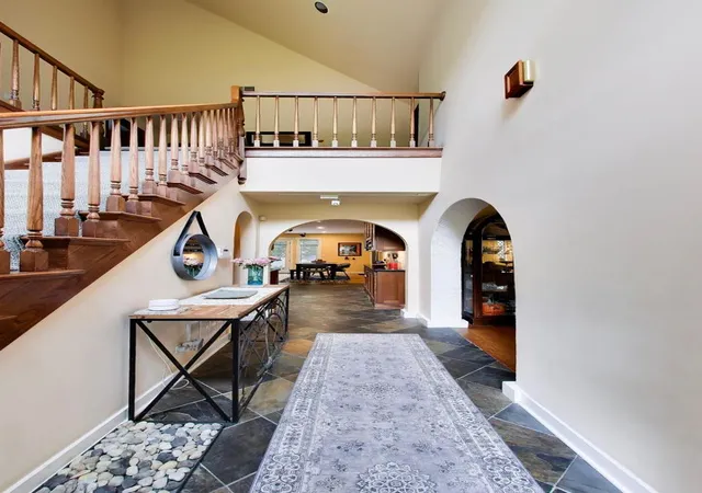 3rd image of 124 Lockerbie Ln, Wilmette, IL 60091 | MLS# 12675160
