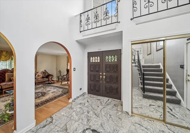 Photo 4 of Single family home for sale at 823 Tenuta Ct, Olympia Fields, IL 60461 | MLS# 12675175 | Listing updated on 2026-10-06