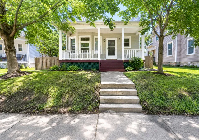 Homes for sale in Rock Island, IL | 1018 14 1/2 St, Rock Island, IL 61201 | MLS# 12675191