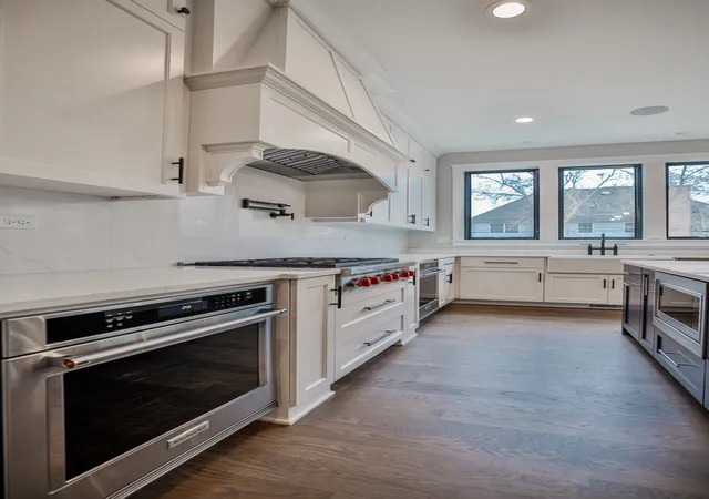 Photo 3 of Single family home for sale at 738 S Kearsage Ave, Elmhurst, IL 60126 | MLS# 12675204 | Listing updated on 2026-06-17