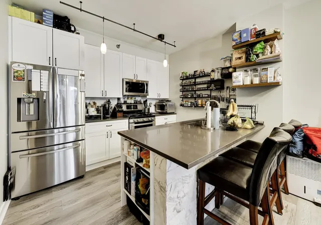 Homes for sale in Chicago, IL | 330 N Jefferson St #907, Chicago, IL 60661 | MLS# 12675242