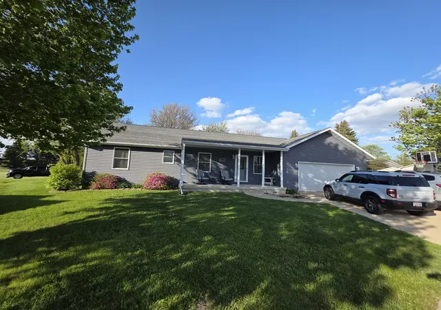 Homes for sale in Dixon, IL | 563 Pine Meadow Dr, Dixon, IL 61021 | MLS# 12675268