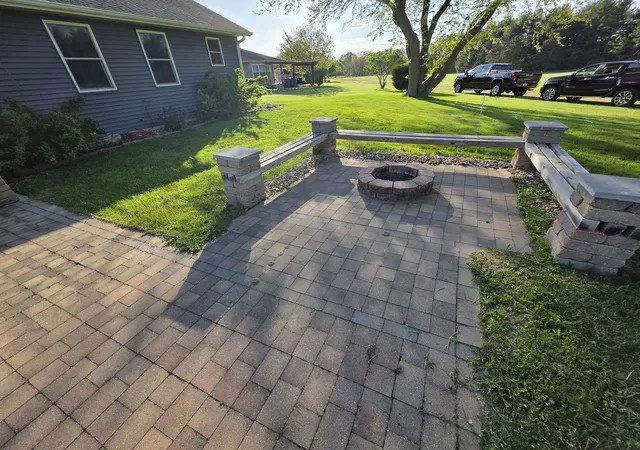 Homes for sale in Dixon, IL | 563 Pine Meadow Dr, Dixon, IL 61021 | MLS# 12675268