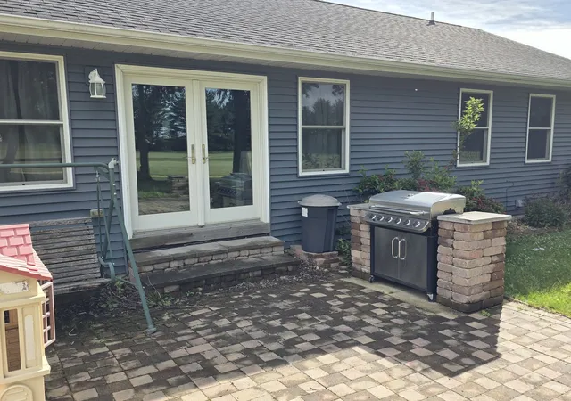 Homes for sale in Dixon, IL | 563 Pine Meadow Dr, Dixon, IL 61021 | MLS# 12675268