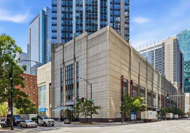 2nd image of 512 N Mcclurg Ct, Chicago, IL 60611