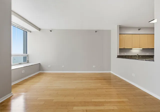 4th image of 512 N Mcclurg Ct #2402, Chicago, IL 60611 | MLS# 12675272