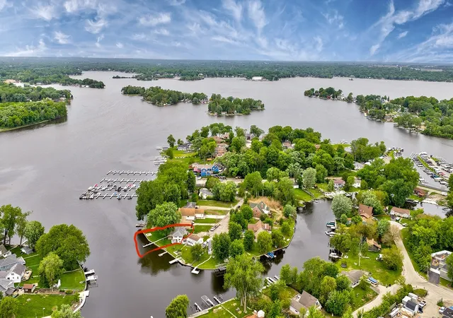 2nd image of 524 Park Ave, Fox Lake, IL 60020 | MLS# 12675298